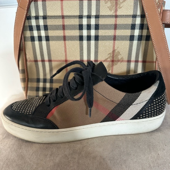Burberry sneakers - Picture 1 of 14